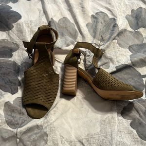 Express green heels